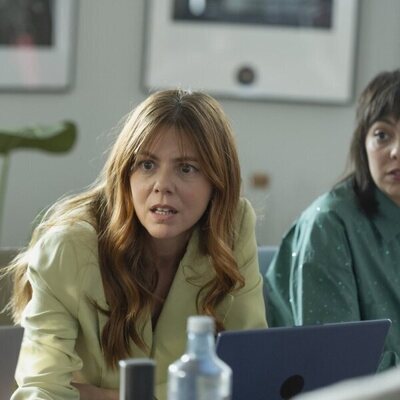Still de Manuela Velasco en la temporada 1 y el capítulo 01 de 'La Agencia'