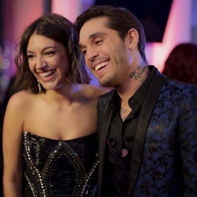 Víctor Elías y Ana Guerra en el 1x01 de 'La Agencia'