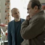 Javier Gutiérrez en el 1x01 de 'La Agencia'