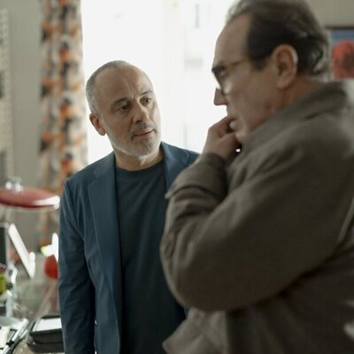 Javier Gutiérrez en el 1x01 de 'La Agencia'