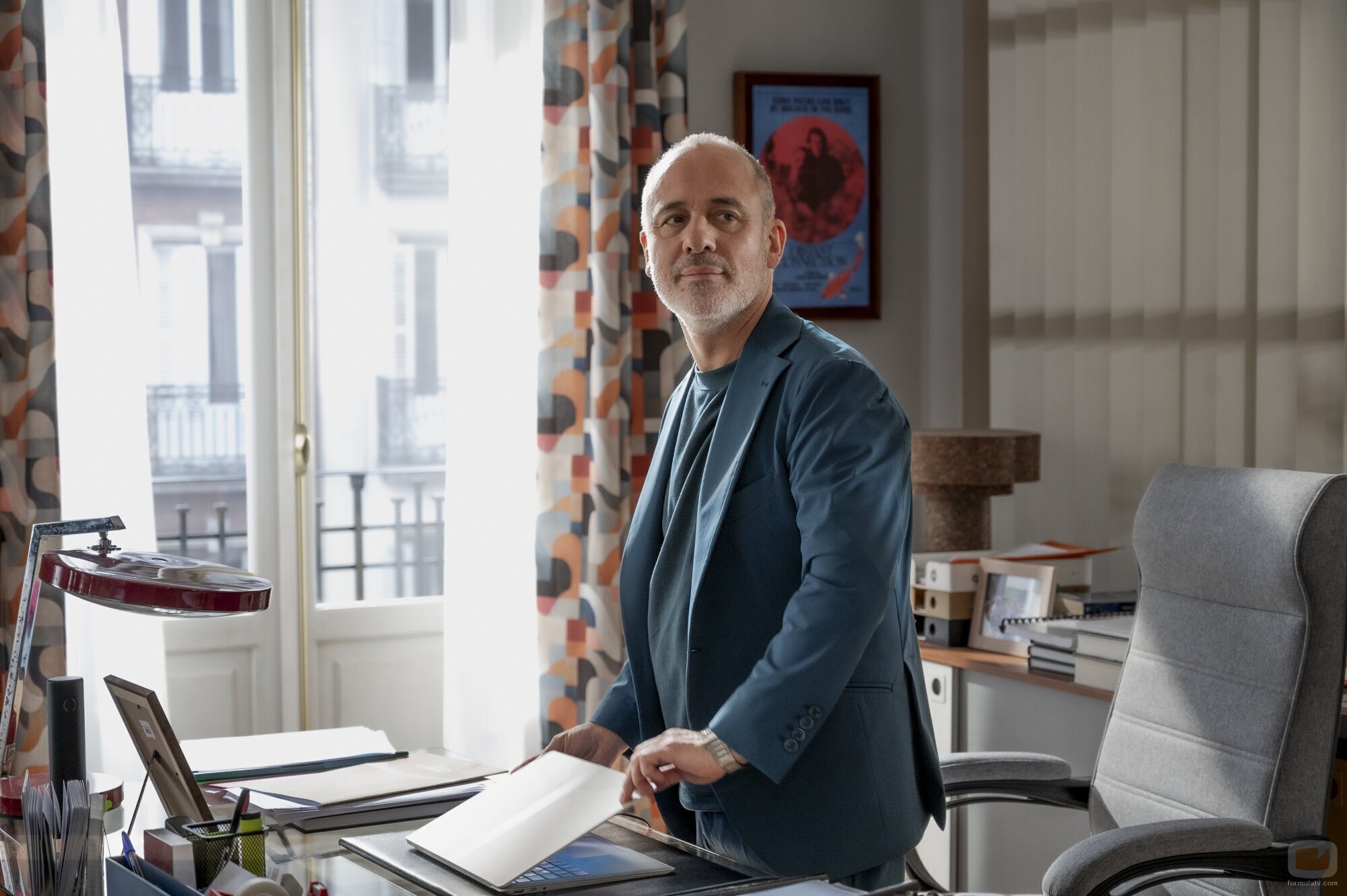Javier Gutiérrez en Capítulo 1 titulado 'Capítulo 1' de 'La Agencia'