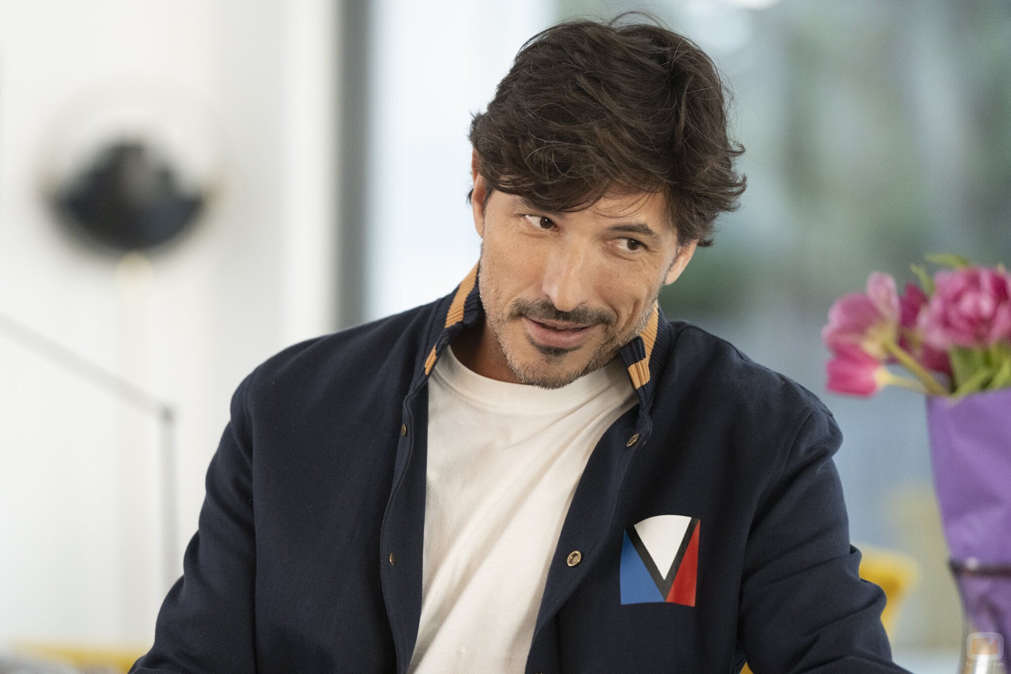 Andrés Velencoso en 1x01 titulado 'Capítulo 1' de 'La Agencia'