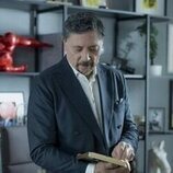 Carlos Bardem en 'Capítulo 1' de 'La Agencia'