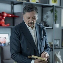 Carlos Bardem en 'Capítulo 1' de 'La Agencia'