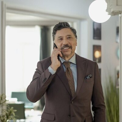 Carlos Bardem en 1x01 'Capítulo 1' de 'La Agencia'