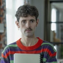 Iñaki Mur en la temporada 1 y el capítulo 01 de 'La Agencia'