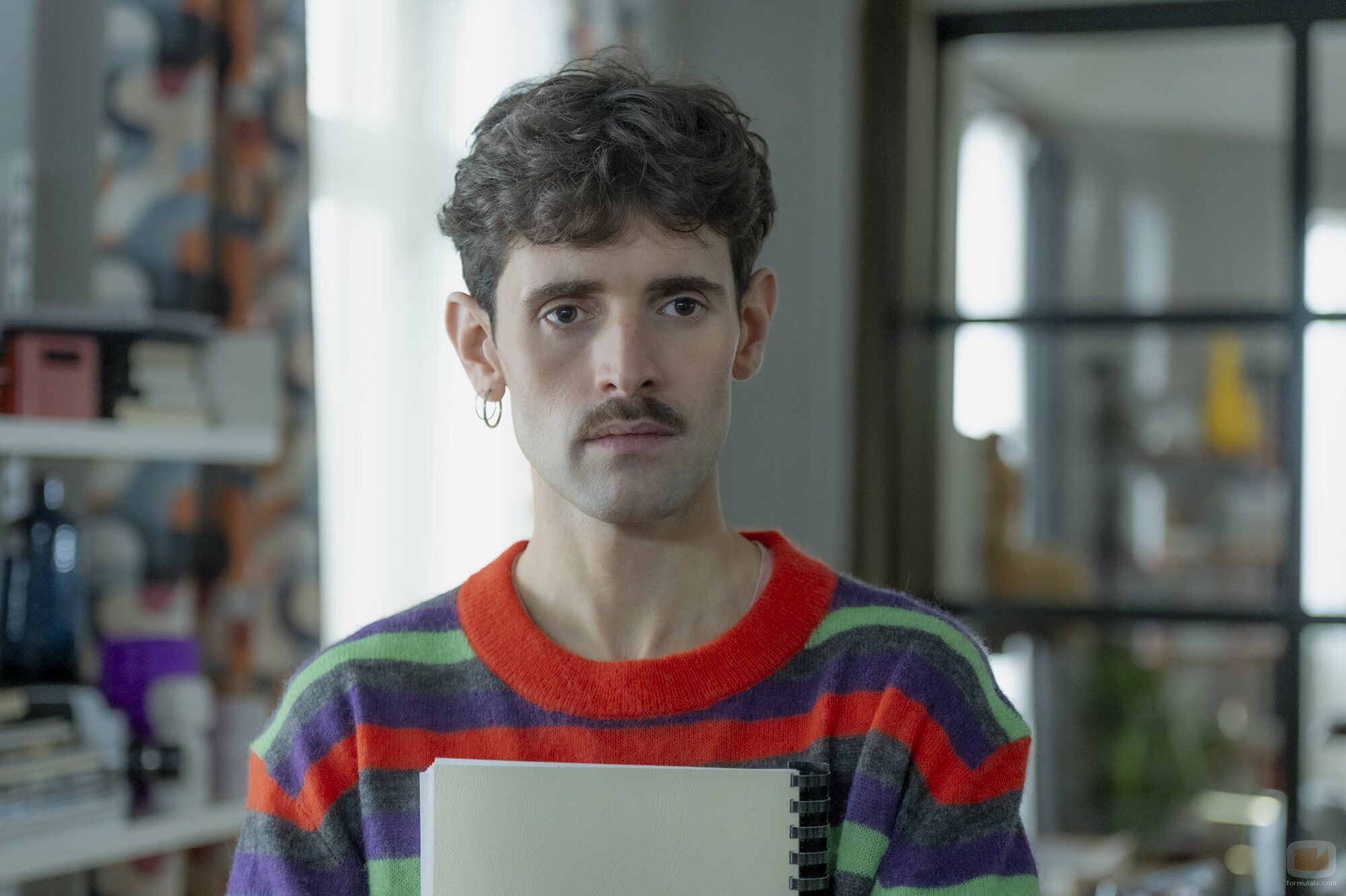 Iñaki Mur en la temporada 1 y el capítulo 01 de 'La Agencia'