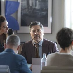 Carlos Bardem en la temporada 1 y el capítulo 01 de 'La Agencia'