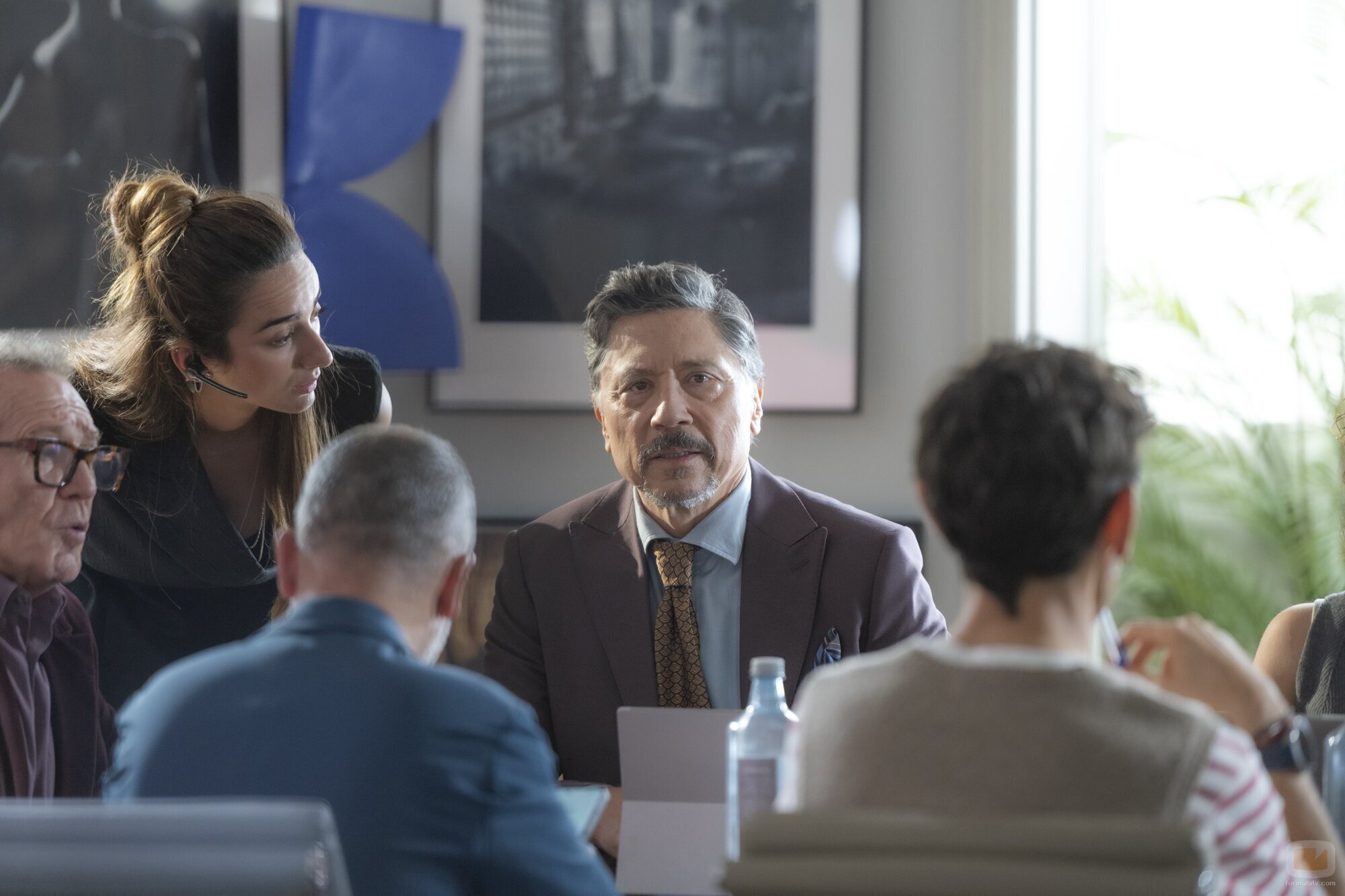 Carlos Bardem en la temporada 1 y el capítulo 01 de 'La Agencia'