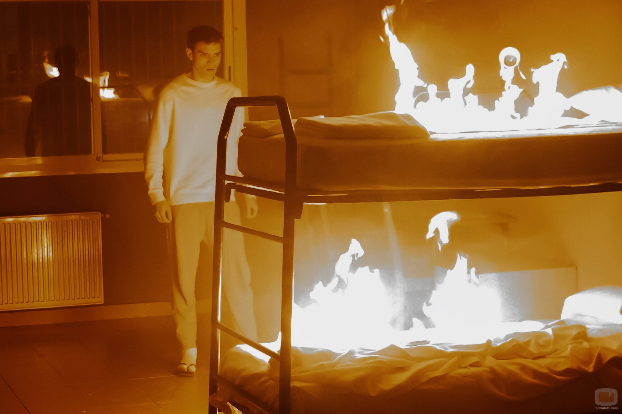 Hugo Welzel en 1x01 'Carlos' de 'Mar afuera'