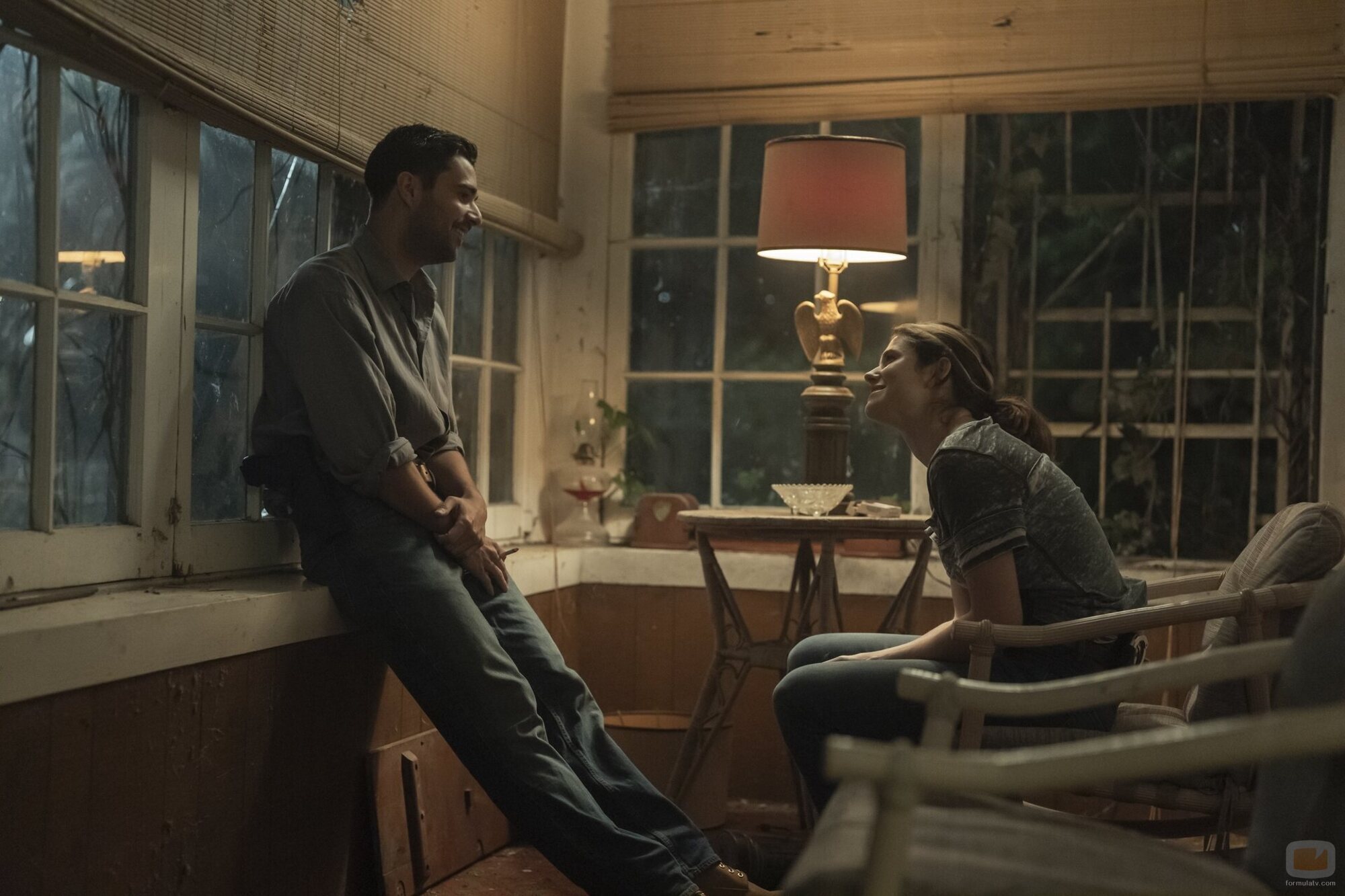 Fabien Frankel y Alison Oliver en el 1x02 de 'Task'