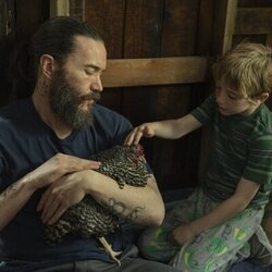 Tom Pelphrey y Ben Lewis Doherty en el 1x02 de 'Task'