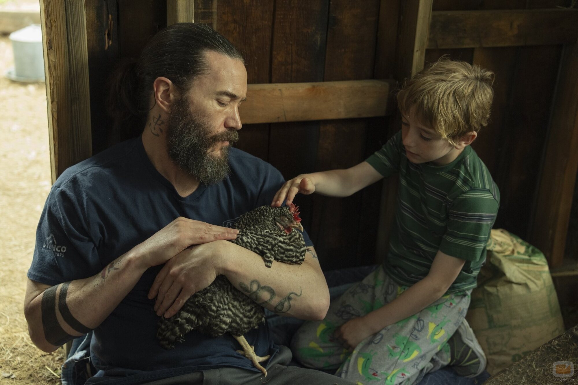 Tom Pelphrey y Ben Lewis Doherty en el 1x02 de 'Task'