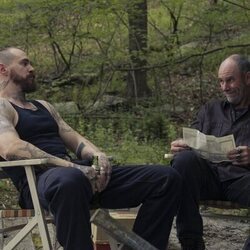 Jamie McShane y Sam Keeley en Capítulo 2 titulado 'Declaraciones Familiares' de 'Task'