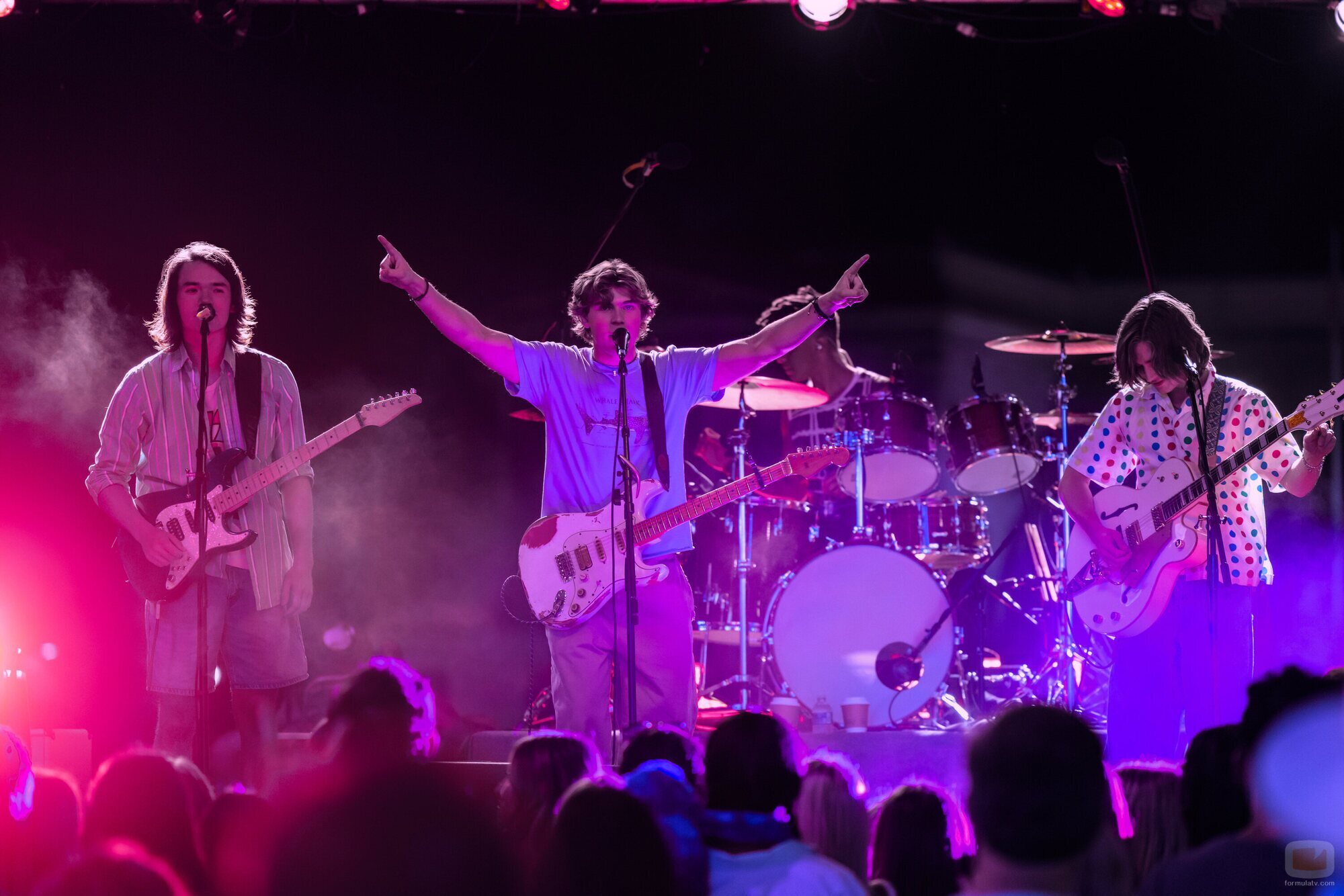 Capítulo 2 titulado 'Amanecer glorioso' de 'The Runarounds'