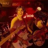 William Lipton en 'Atrapado robando' de 'The Runarounds'