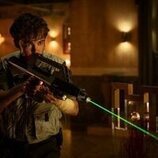 Alex Lawther en 1x02 'Mr. October' de 'Alien: Planeta Tierra'