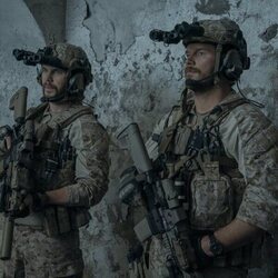 Chris Pratt y Taylor Kitsch en Capítulo 1 titulado 'Determinación inherente' de 'La lista final: Lobo negro'