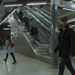 Taylor Kitsch en el 1x03 de 'La lista terminal: Lobo negro'