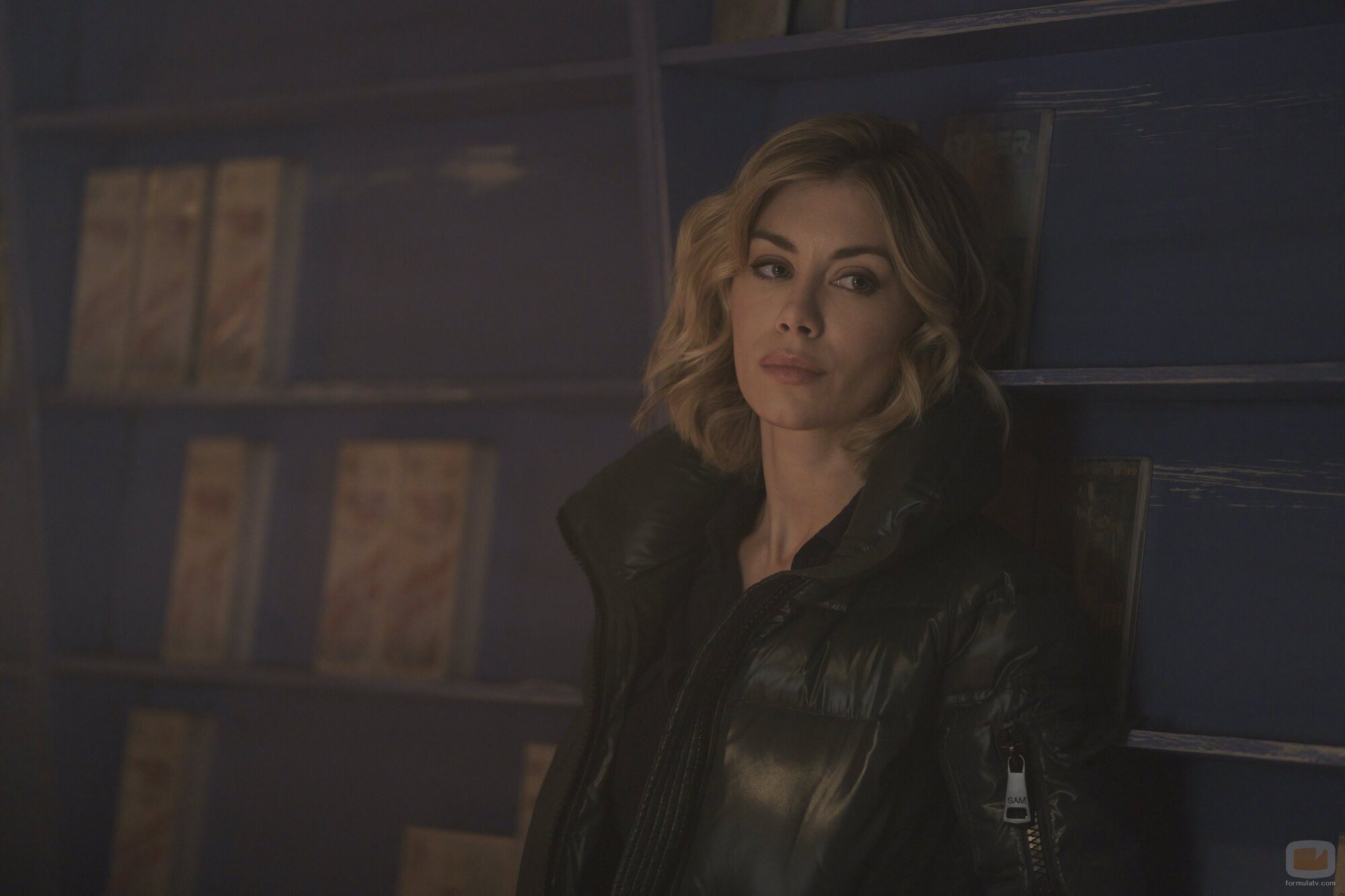 Jennifer Holland en 'Mejores Amigos, Para Nunca' de 'Peacemaker'