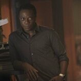 Chukwudi Iwuji en el 1x02 de 'El Pacificador'