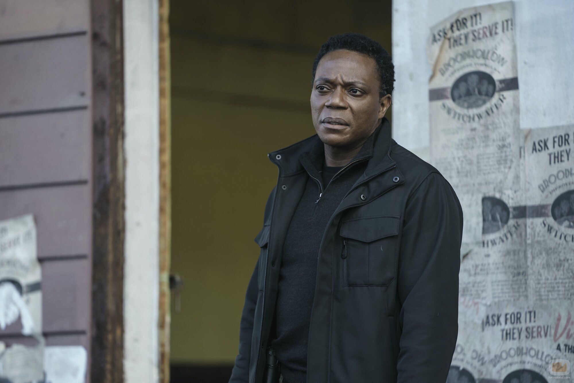 Chukwudi Iwuji en la temporada 1 y el capítulo 03 de 'El Pacificador'