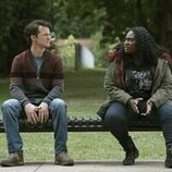 Danielle Brooks y Freddie Stroma en Capítulo 4 titulado 'El Miembro Menos Transitado' de 'El Pacificador'