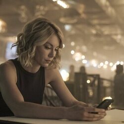 Jennifer Holland en el 1x05 de 'Peacemaker'