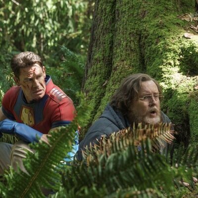 John Cena y Steve Agee en Capítulo 7 titulado 'No Arrastres Mi Corazón, Dragón' de 'El Pacificador'