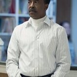 Tim Meadows en 'Otro Rick Bajo la Manga' de 'Peacemaker'