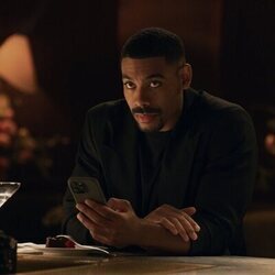 Aaron Pierre en 'Imperio romano' de 'The Morning Show'