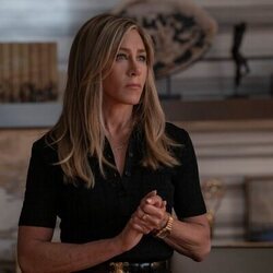 Jennifer Aniston en 4x01 'Imperio romano' de 'The Morning Show'