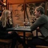 Reese Witherspoon y Mark Duplass en el 4x02 de 'The Morning Show'