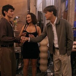 Lola Tung y Christopher Briney en 3x11 'Por fin' de 'El verano en que me enamoré'