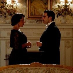 Isabel Serrano y Guillermo Serrano en Capítulo 184 titulado 'Lunes 15 de septiembre de 2025' de 'La promesa'