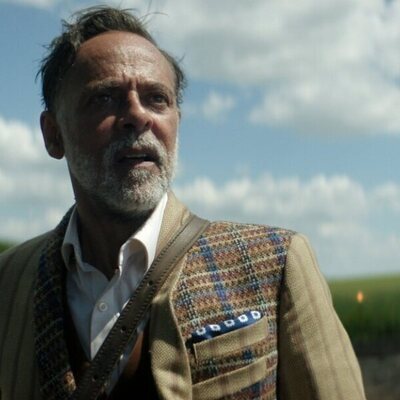 Alexander Siddig en 3x01 titulado 'Una canción por el fin de todo' de 'Fundación'