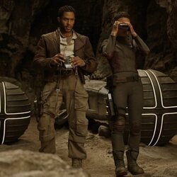 Brandon P. Bell en 3x01 titulado 'Una canción por el fin de todo' de 'Fundación'