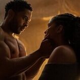 Lou Llobell y Brandon P. Bell en 3x04 'La fuerza de su mirada' de 'Fundación'