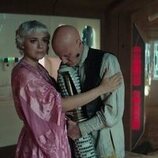 Synnove Karlsen y Tómas Lemarquis en 3x05 titulado 'Donde los tiranos pasan la eternidad' de 'Fundación'