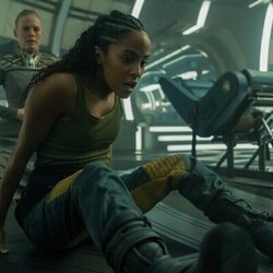 Laura Birn y Lou Llobell en 'La forma del tiempo' de 'Foundation'