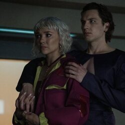 Cody Fern y Synnove Karlsen en el 3x06 de 'Foundation'