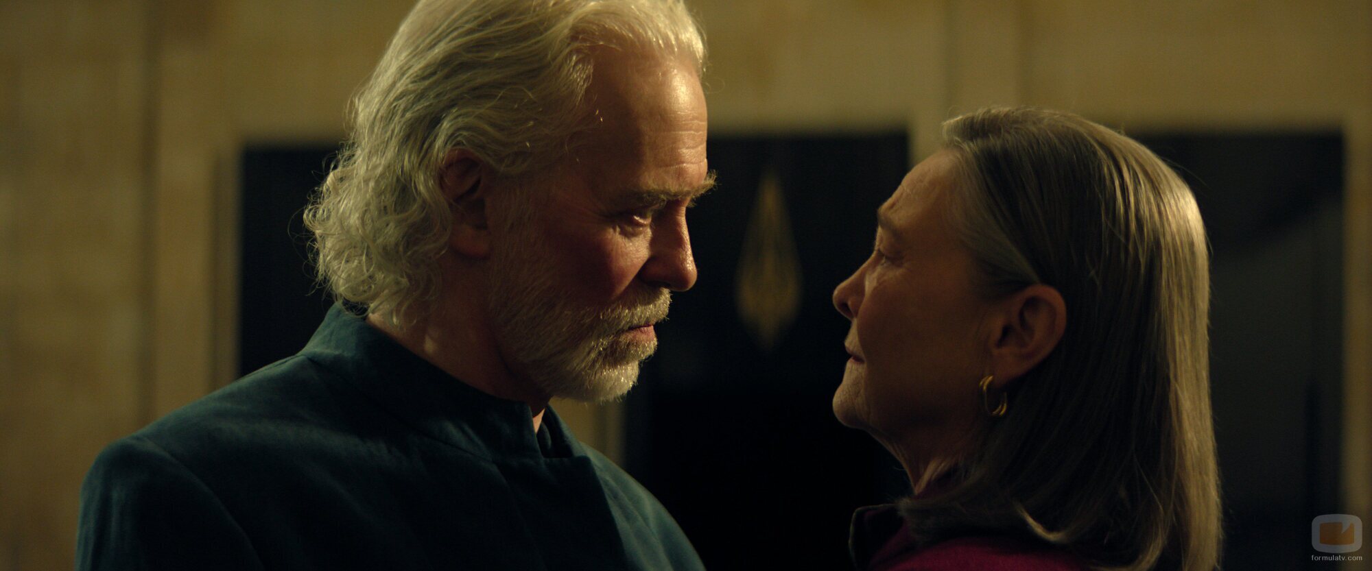 Terrence Mann y Cherry Jones en el 3x07 de 'Fundación'