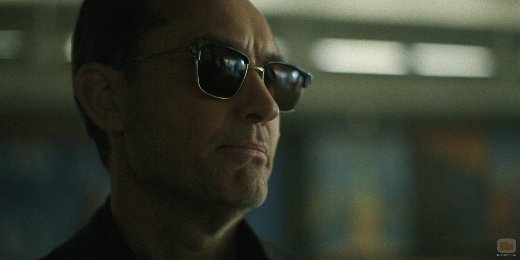 Jude Law en 1x01 'El ciclón' de 'Black Rabbit'