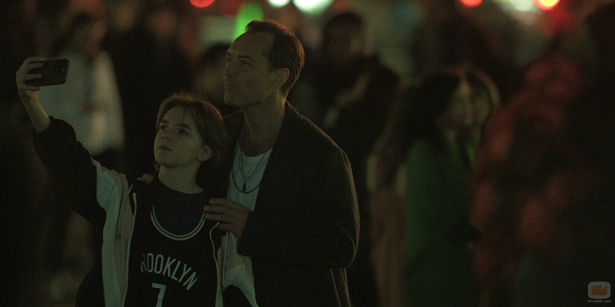 Jude Law y Michael Cash en el 1x01 de 'Black Rabbit'