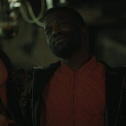 Sope Dirisu y Cleopatra Coleman en Capítulo 1 titulado 'El ciclón' de 'Black Rabbit'