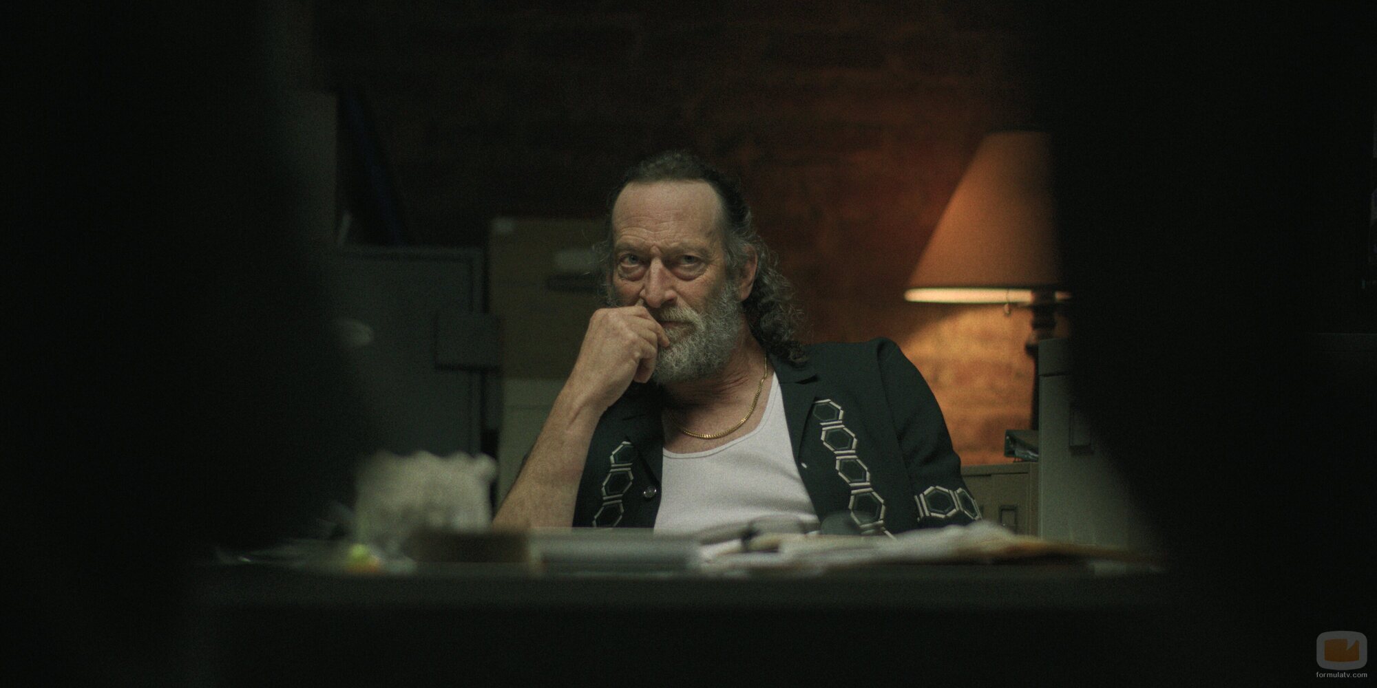 1x02 'Los Black Rabbits' de 'Black Rabbit'