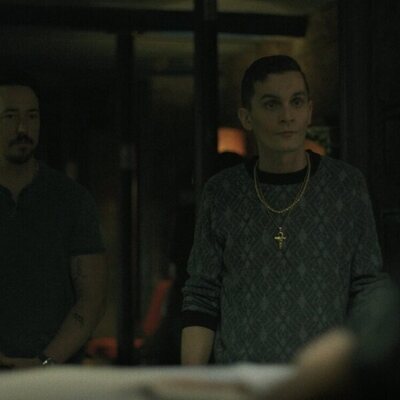 Chris Coy en Capítulo 2 titulado 'Los Black Rabbits' de 'Black Rabbit'
