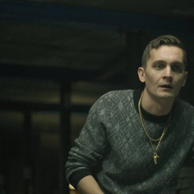 Chris Coy en 1x02 'Los Black Rabbits' de 'Black Rabbit'