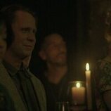 Gus Birney y Don Harvey en 1x03 titulado 'Piel con piel' de 'Black Rabbit'