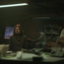 Jason Bateman y Jude Law en 1x03 'Piel con piel' de 'Black Rabbit'